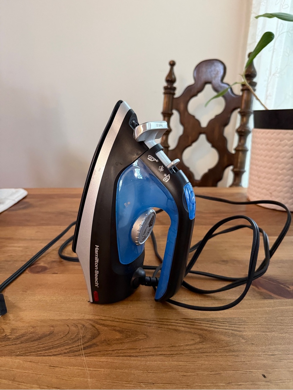 Hamilton Beach Black and Blue Ceramic Steam Iron